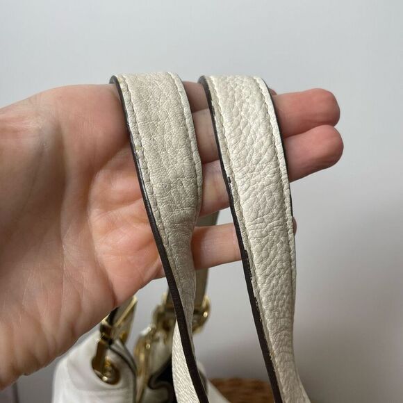 Michael Kors Large Camden drawstring in Optic White Shoulder Bag Tassels Gold Mk - Picture 4 of 12